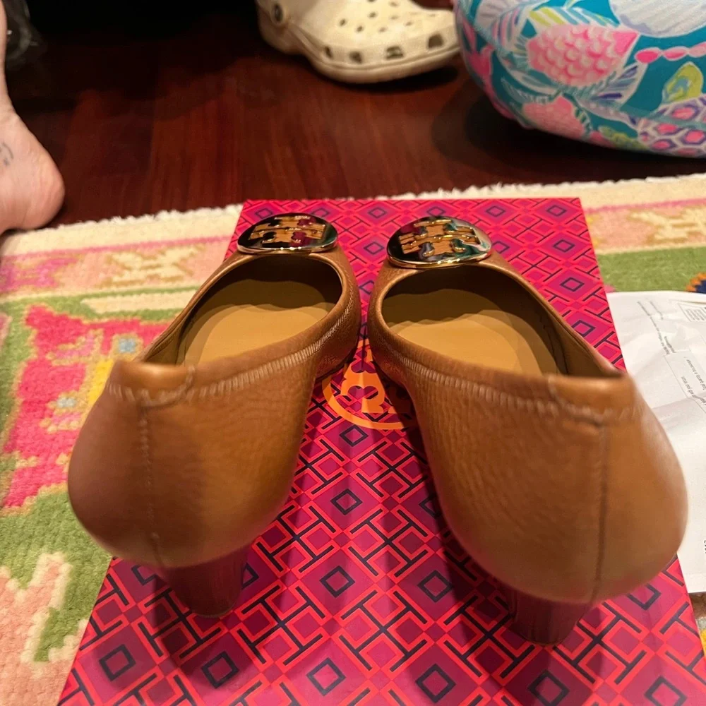 NWT Tory Burch Royal Tan Wedge Size 7